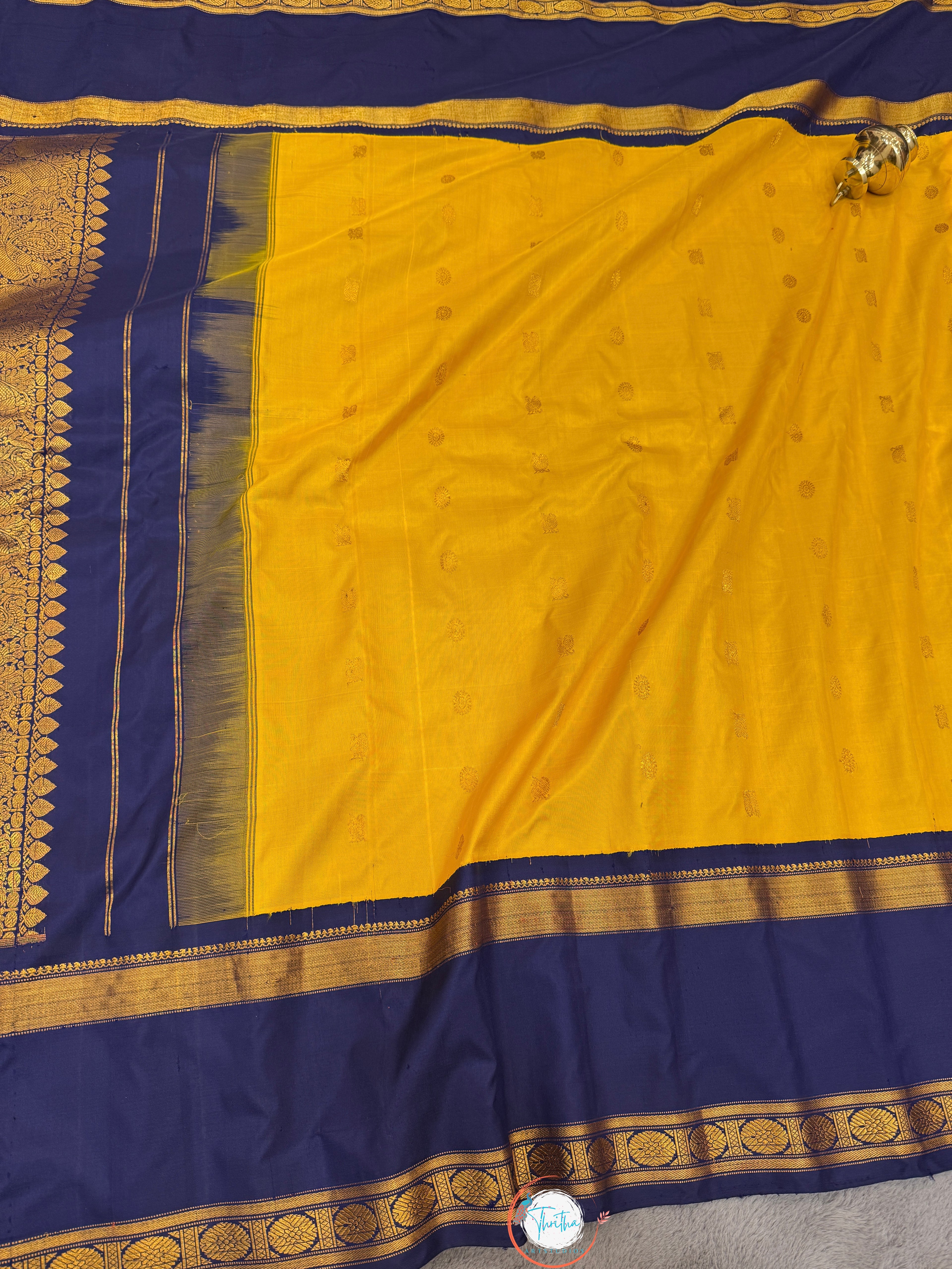 Premium Gadwal Kuttu Butta - Gap Border - GA07RB003